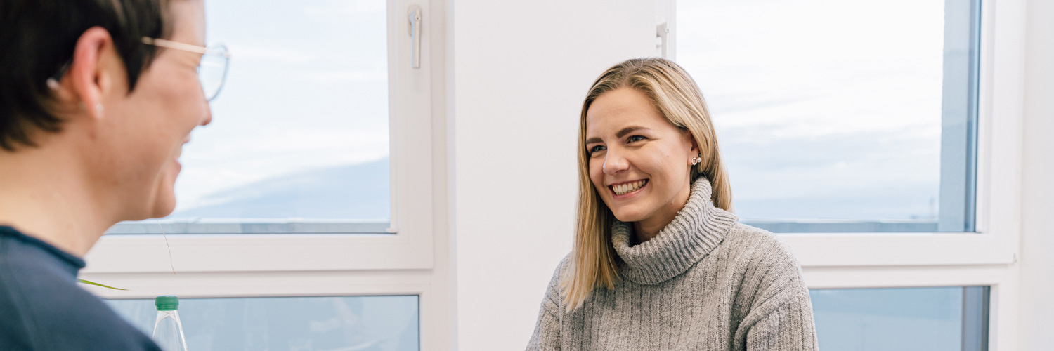 Praxis für Neurologie, Psychiatrie & Familienberatung Gernsheim - Dr. Bach - Gespräch