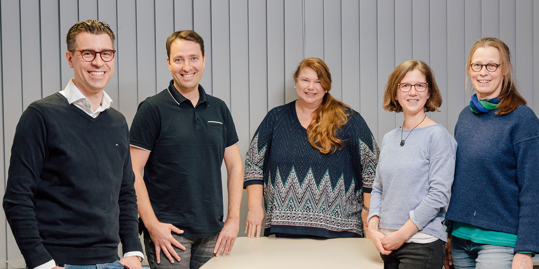 Praxis für Neurologie & Psychiatrie Gernsheim – Dr. Bach – Team Praxis für Neurologie & Psychiatrie Gernsheim - Dr. Bach - Gruppenbild Team